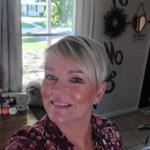 Meet your Posher, Lisa